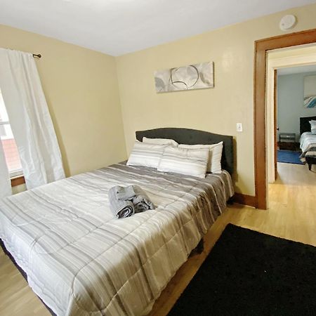 Lux 3Br, Steps From Airport, U Of R & Grocery Stores โรเชสเตอร์ ภายนอก รูปภาพ