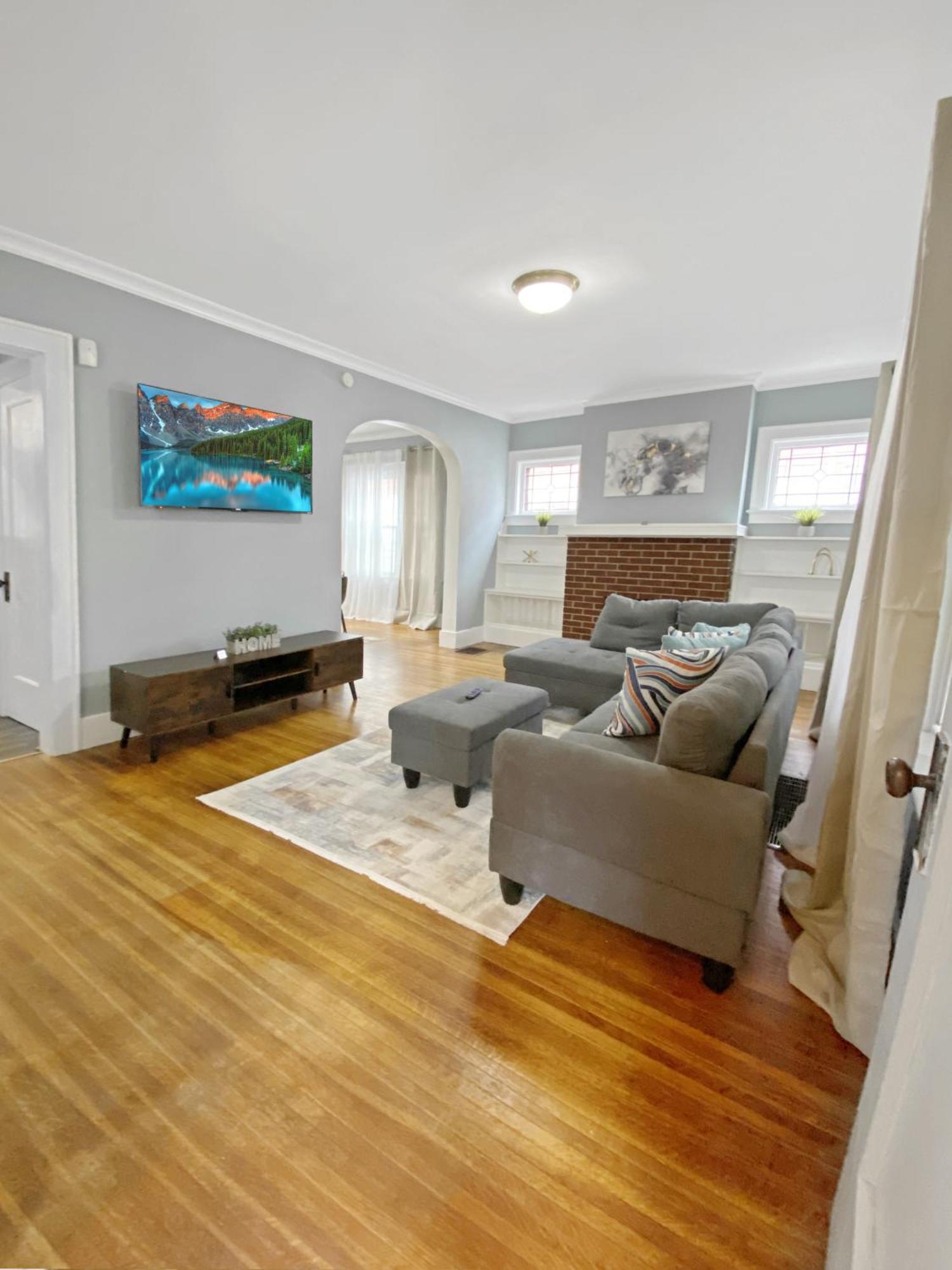 Lux 3Br, Steps From Airport, U Of R & Grocery Stores โรเชสเตอร์ ภายนอก รูปภาพ